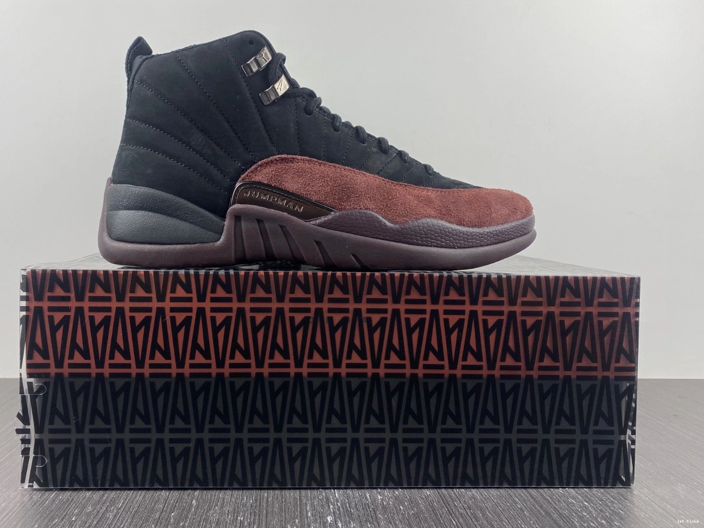 - 12 DV6989-001 Black Maniére A Ma Jordan Retro 0501
